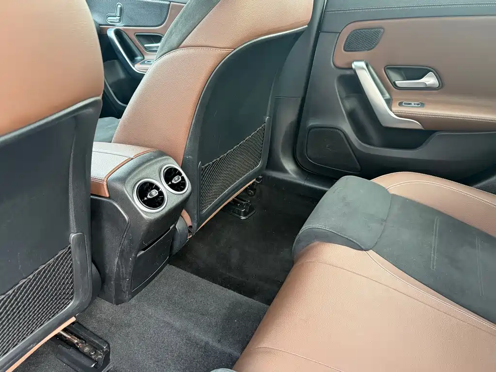 Mercedes-Benz A-Class 2020 — фото 11