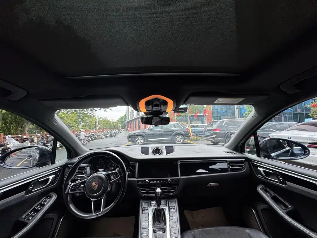 Porsche Macan 2019 — фото 15