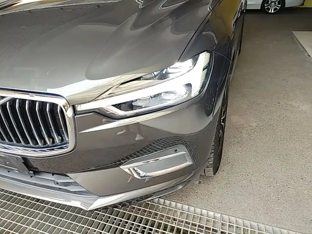 Volvo XC60 2019 — фото 24