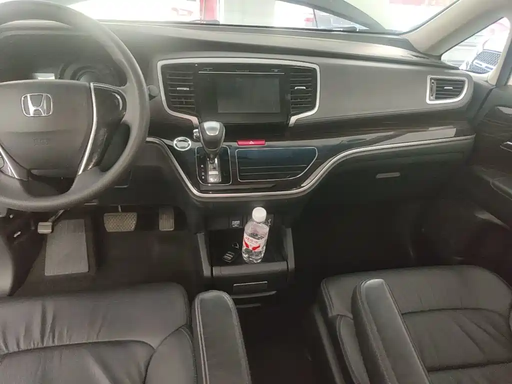 Honda Odyssey 2019 — фото 13