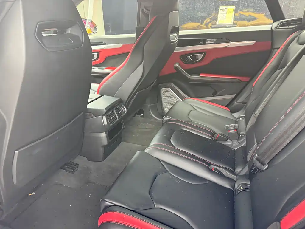Lamborghini Urus 2019 — фото 11