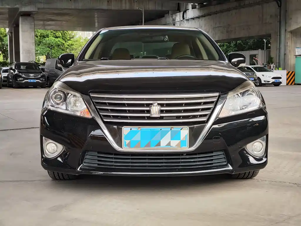 Toyota Crown 2014 — фото 2