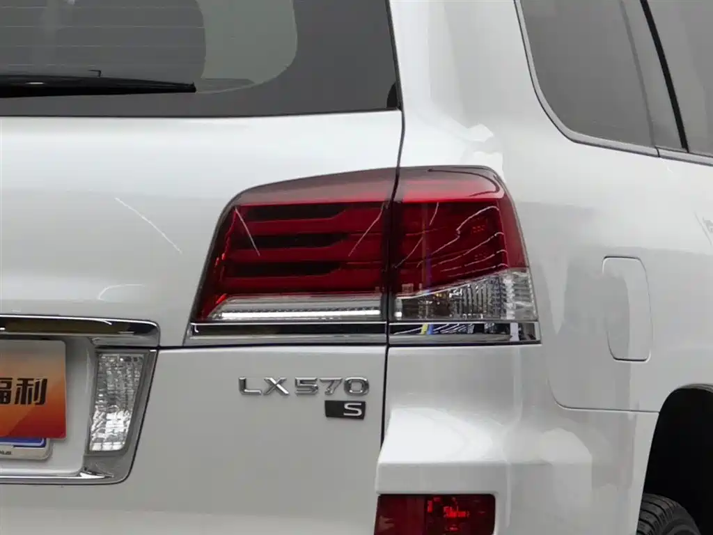 Lexus LX 2016 — фото 21