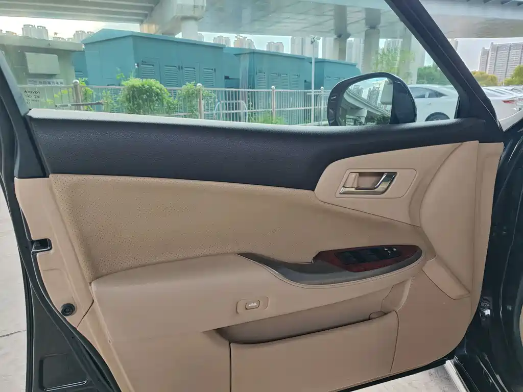 Toyota Crown 2014 — фото 14