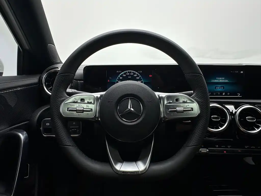 Mercedes-Benz A-Class 2019 — фото 19
