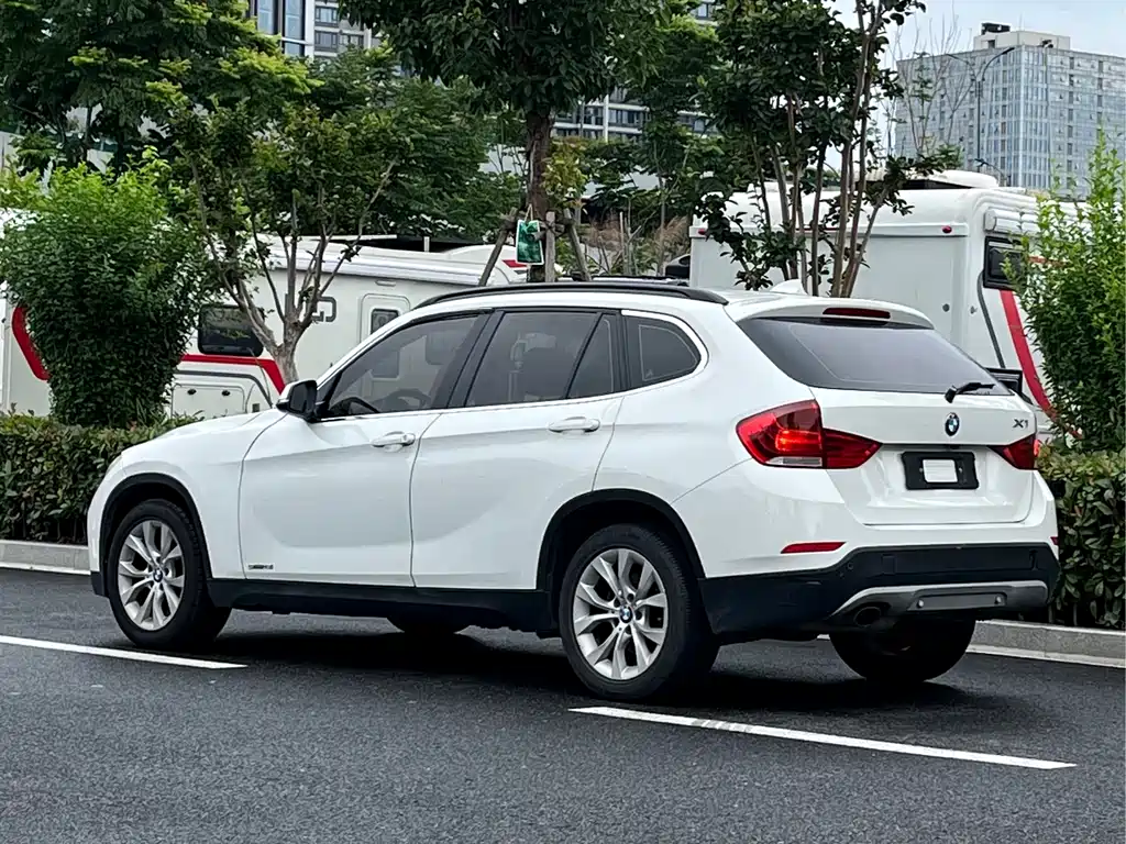 BMW X1 2013 — фото 4