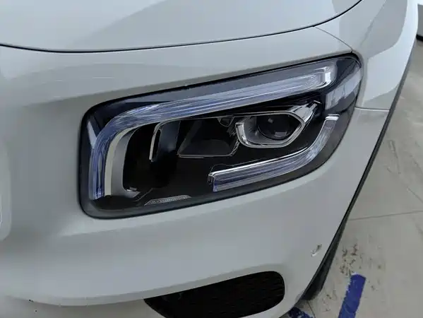 Mercedes-Benz GLB 2023