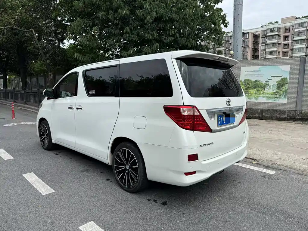 Toyota Alphard 2010 — фото 4