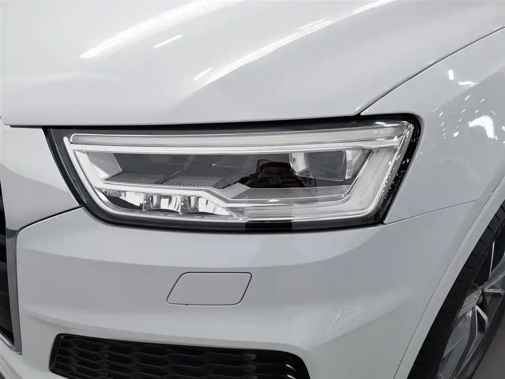 Audi Q3 2019 — фото 7