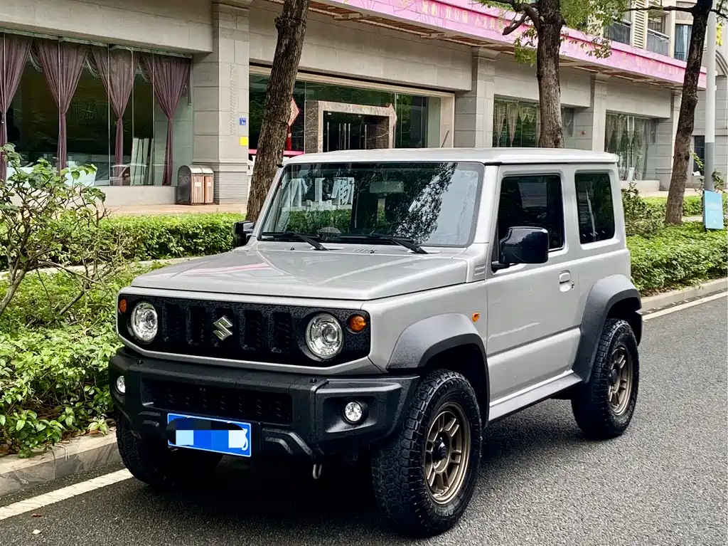 Suzuki Jimny 2025 — фото 1