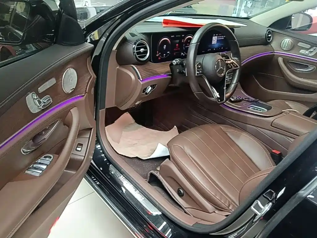 Mercedes-Benz E-Class 2021 — фото 16