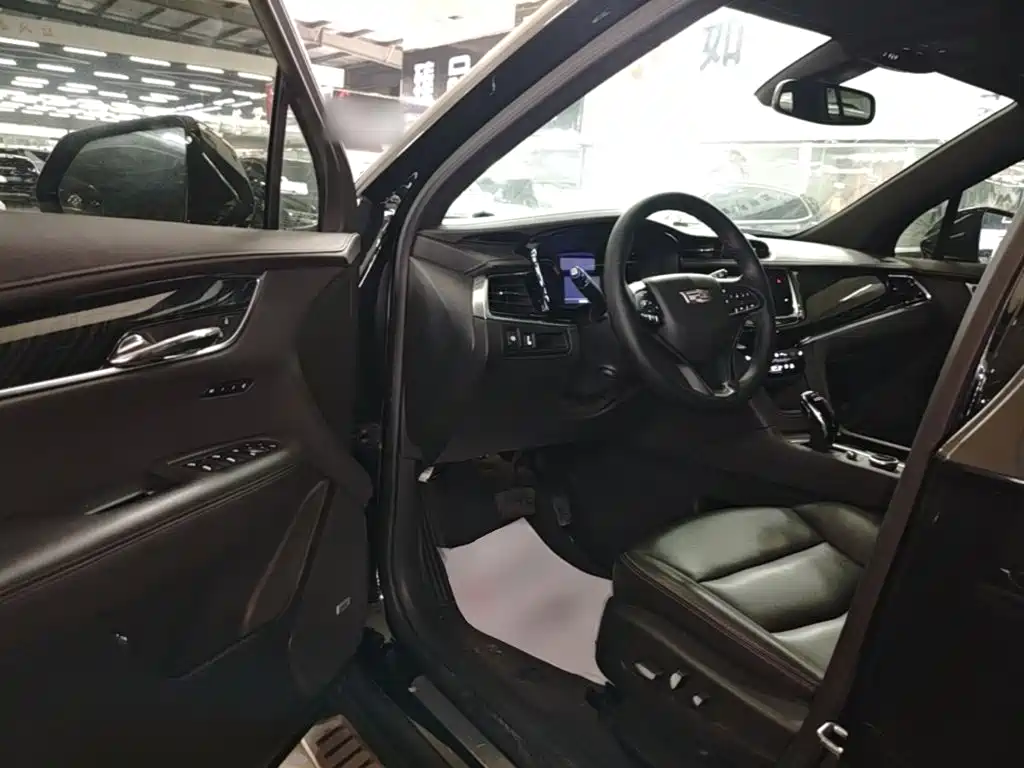 Cadillac XT6 2022 — фото 16