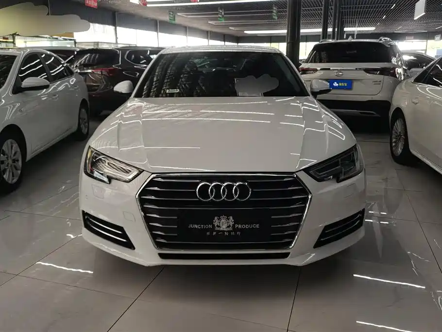 Audi A4L 2018 — фото 2