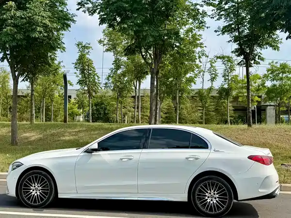 Mercedes-Benz C-Class 2025