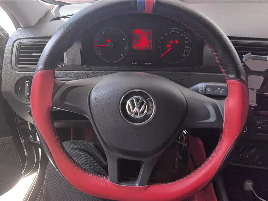 Volkswagen Santana 2017 — фото 15