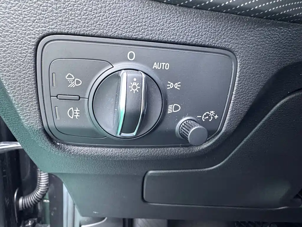 Audi Q2L 2023 — фото 17