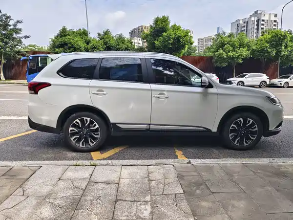 Mitsubishi Outlander 2019