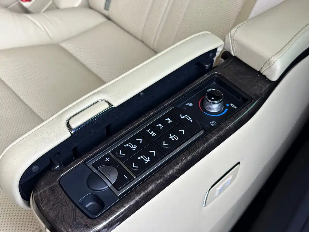 Toyota Vellfire 2020 — фото 8