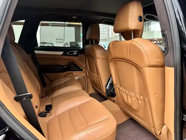 Porsche Cayenne 2011