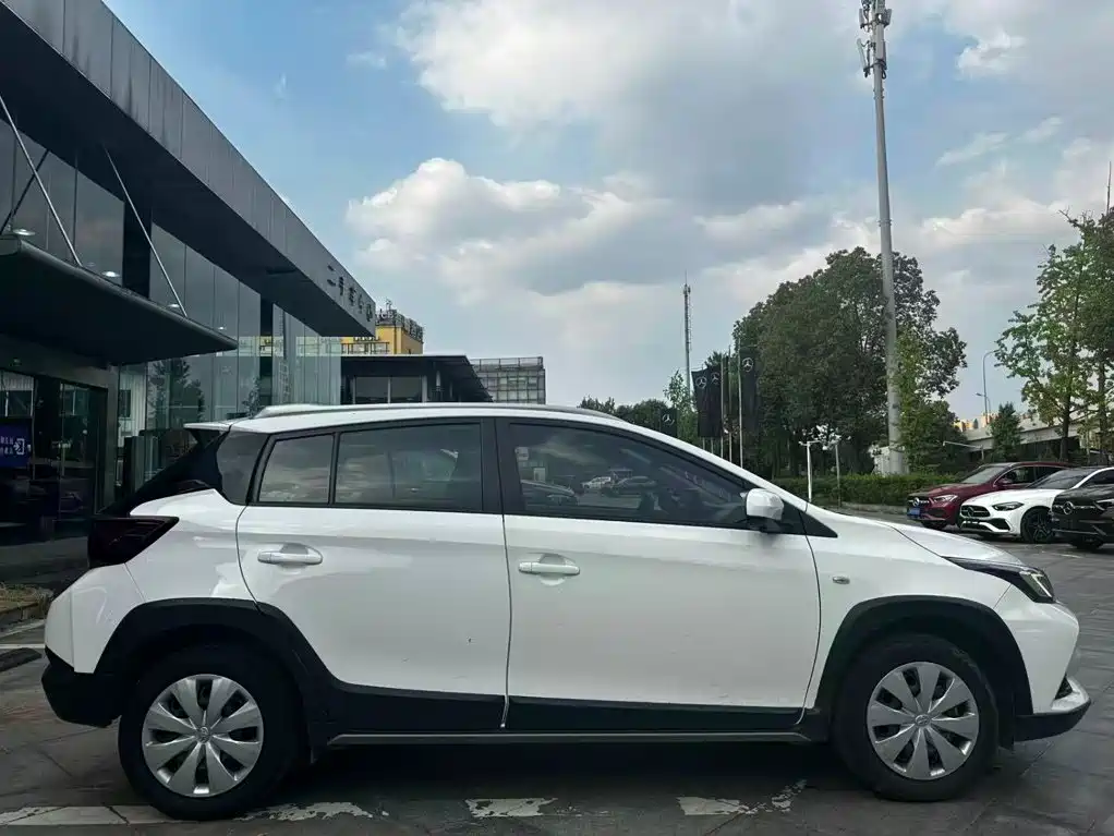 Toyota Yaris L 2021