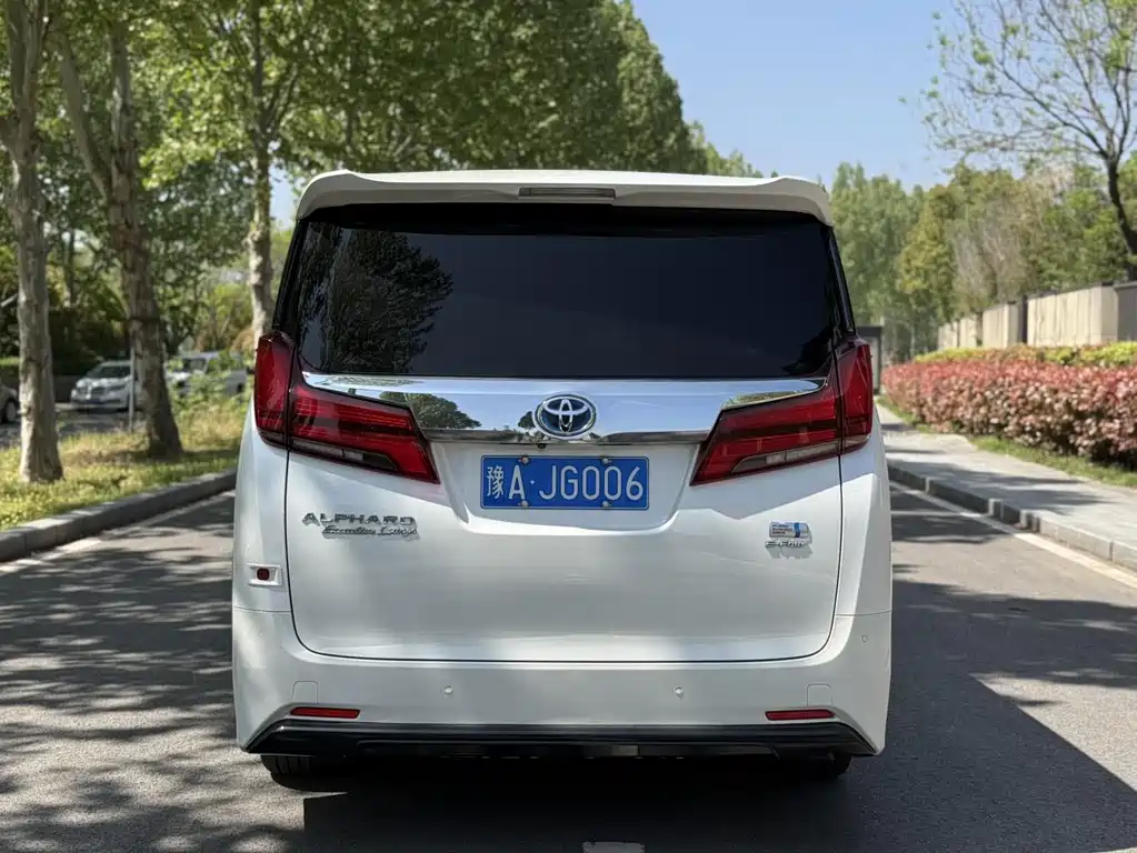 Toyota Alphard 2020 — фото 8