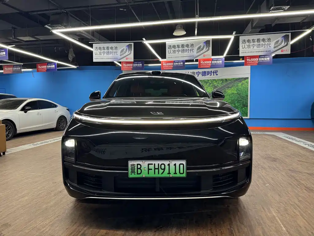 Li Auto Li L8 2025