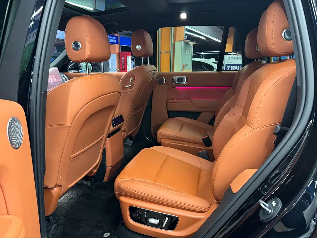 Li Auto Li L8 2025