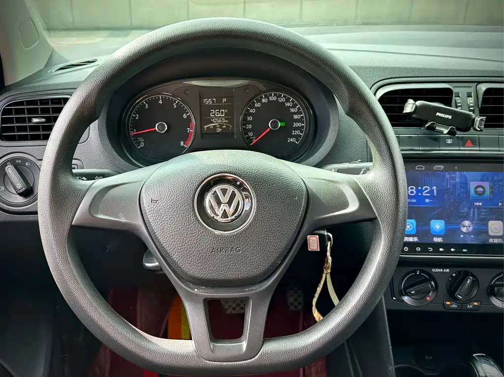 Volkswagen Polo 2017 — фото 12