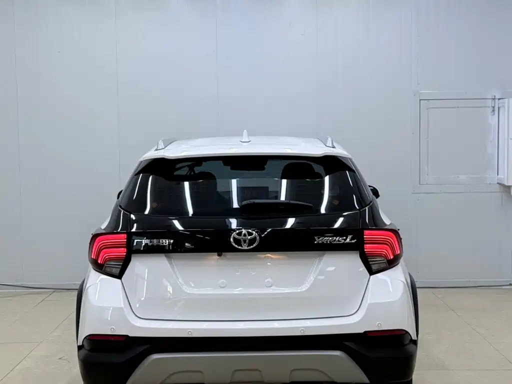 Toyota Yaris L 2022