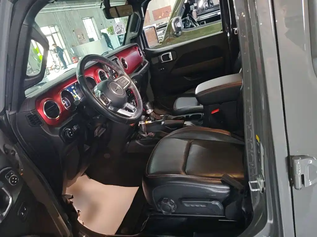 Jeep Wrangler 2023 — фото 15