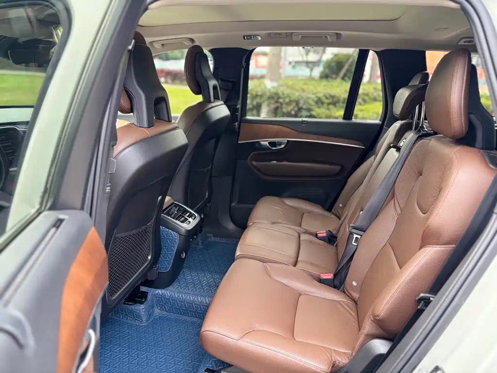 Volvo XC90 2020 — фото 14