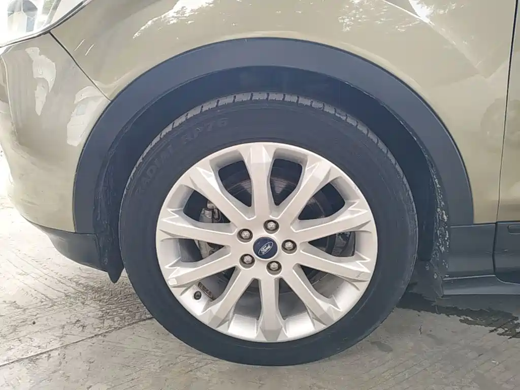 Ford Kuga 2015 — фото 23