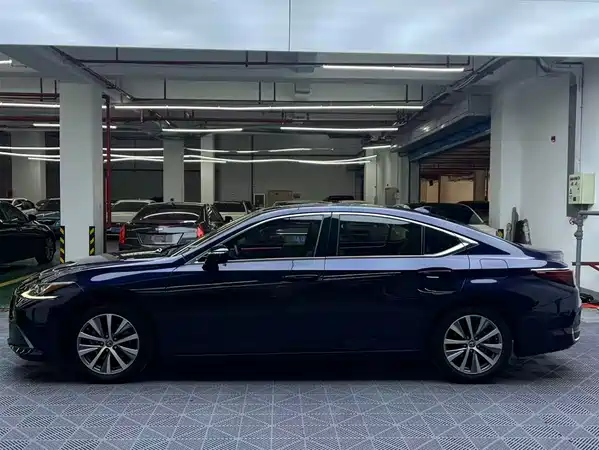 Lexus ES 2018