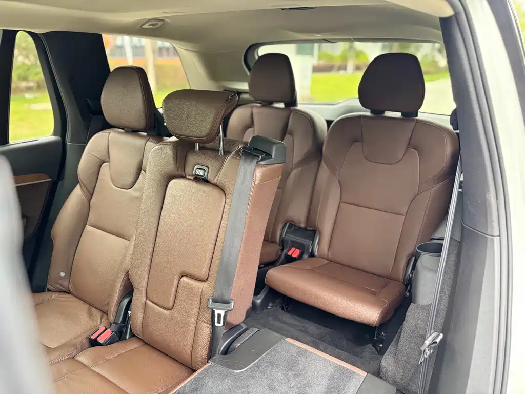 Volvo XC90 2020 — фото 10