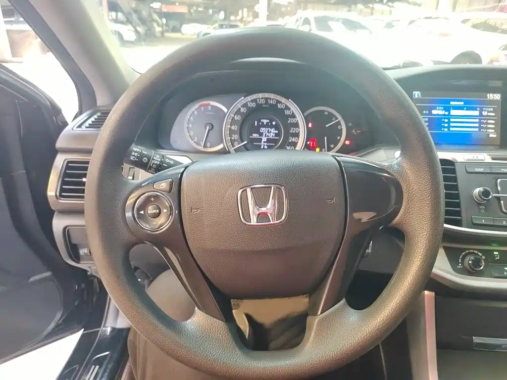 Honda Accord 2015 — фото 14