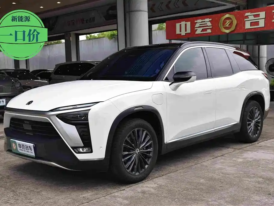NIO ES8 2021