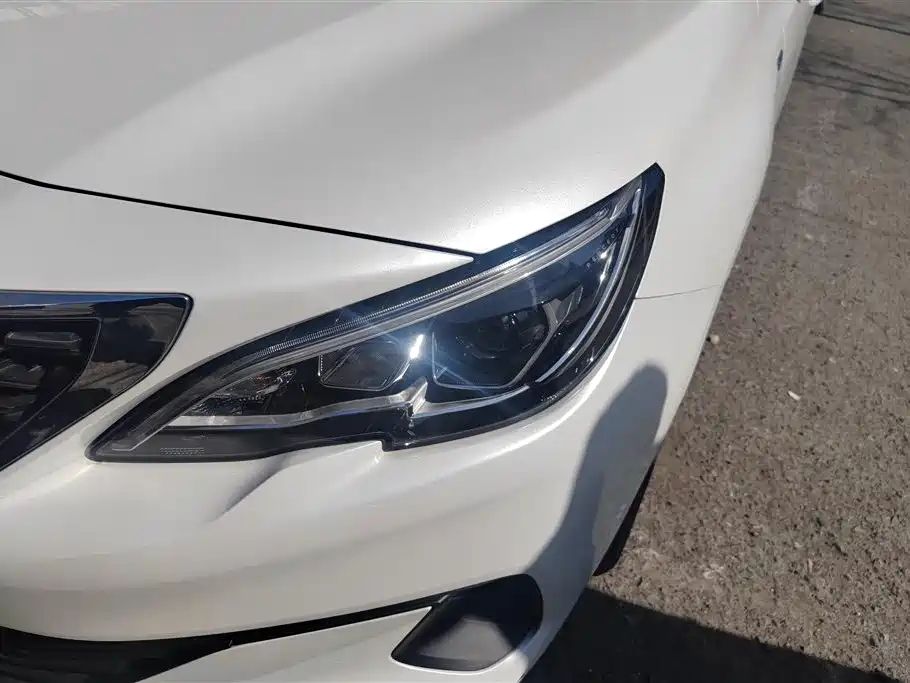 Peugeot 408 2019