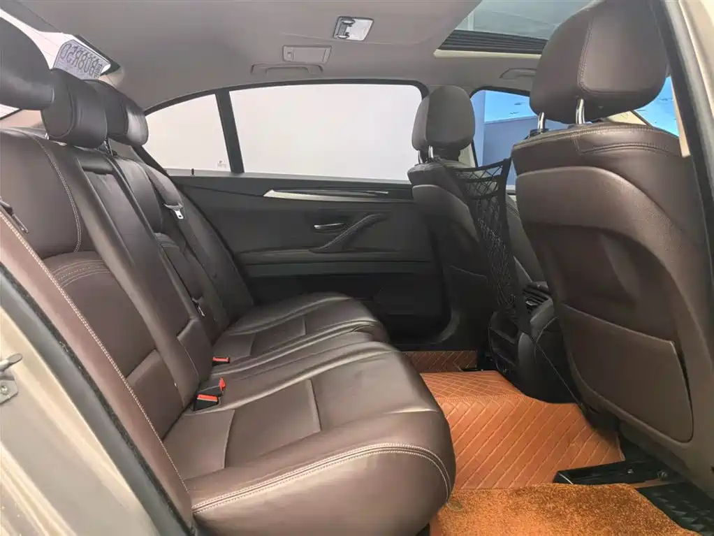 BMW 5 Series 2016 — фото 11
