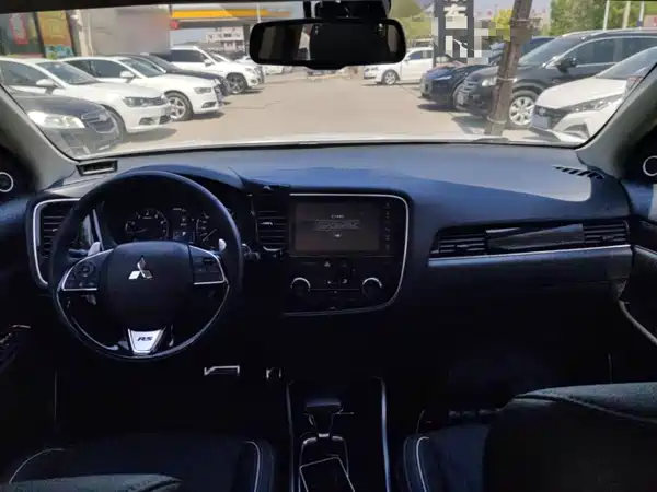 Mitsubishi Outlander 2021