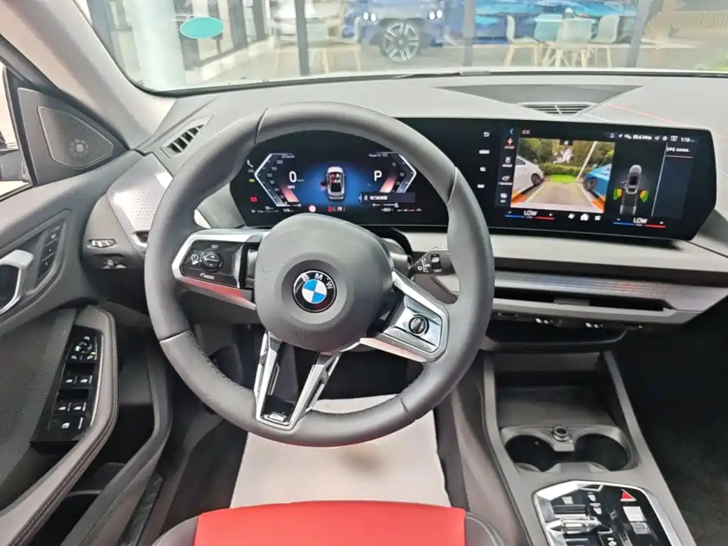 BMW 2 Series 2025 — фото 17