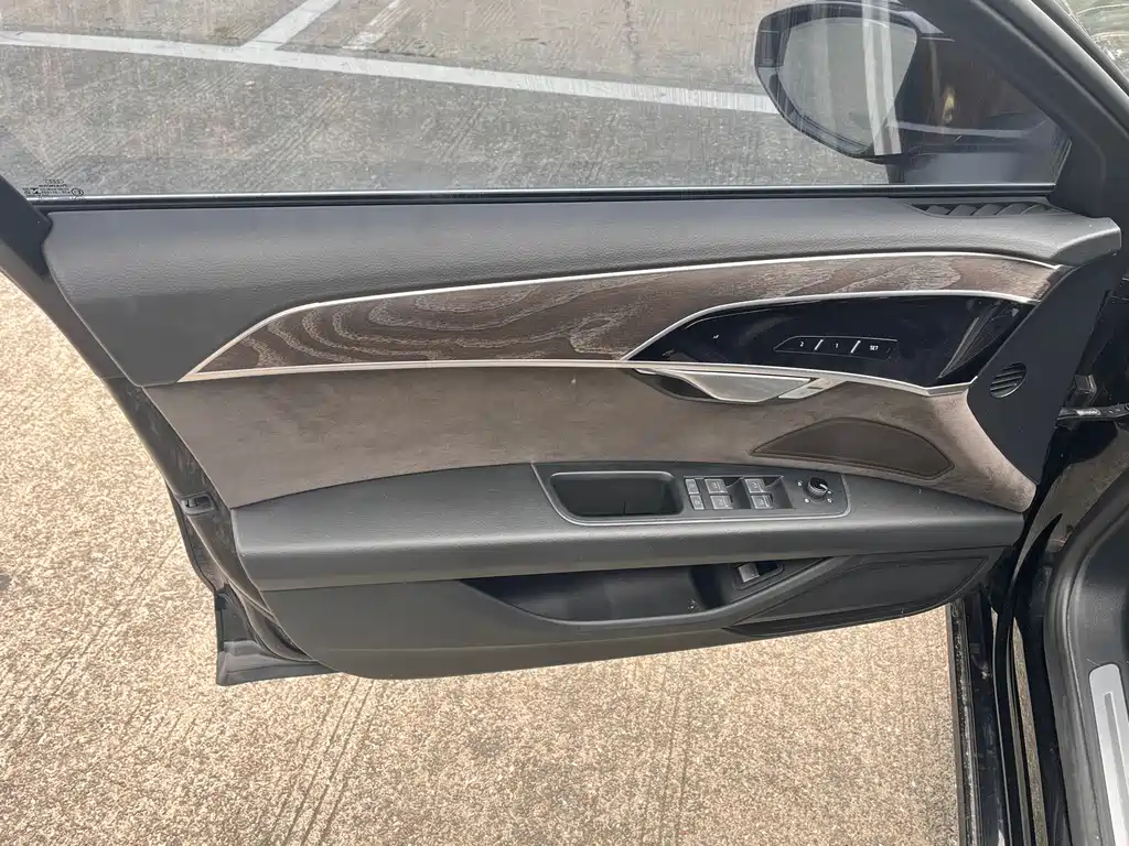 Audi A8 2021