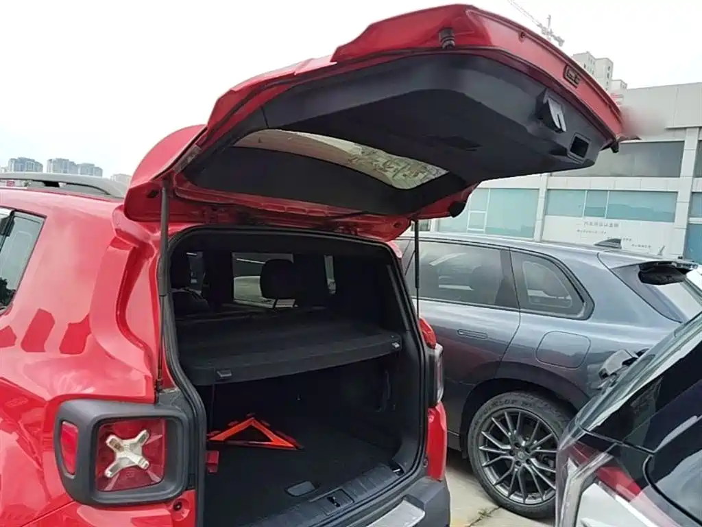 Jeep Renegade 2020 — фото 19