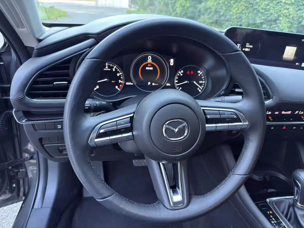 Mazda 3 Angkesela 2024