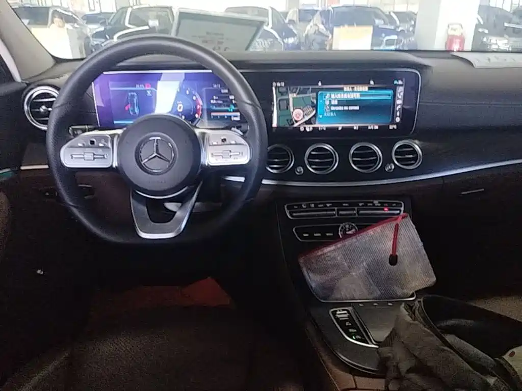 Mercedes-Benz E-Class 2019 — фото 10