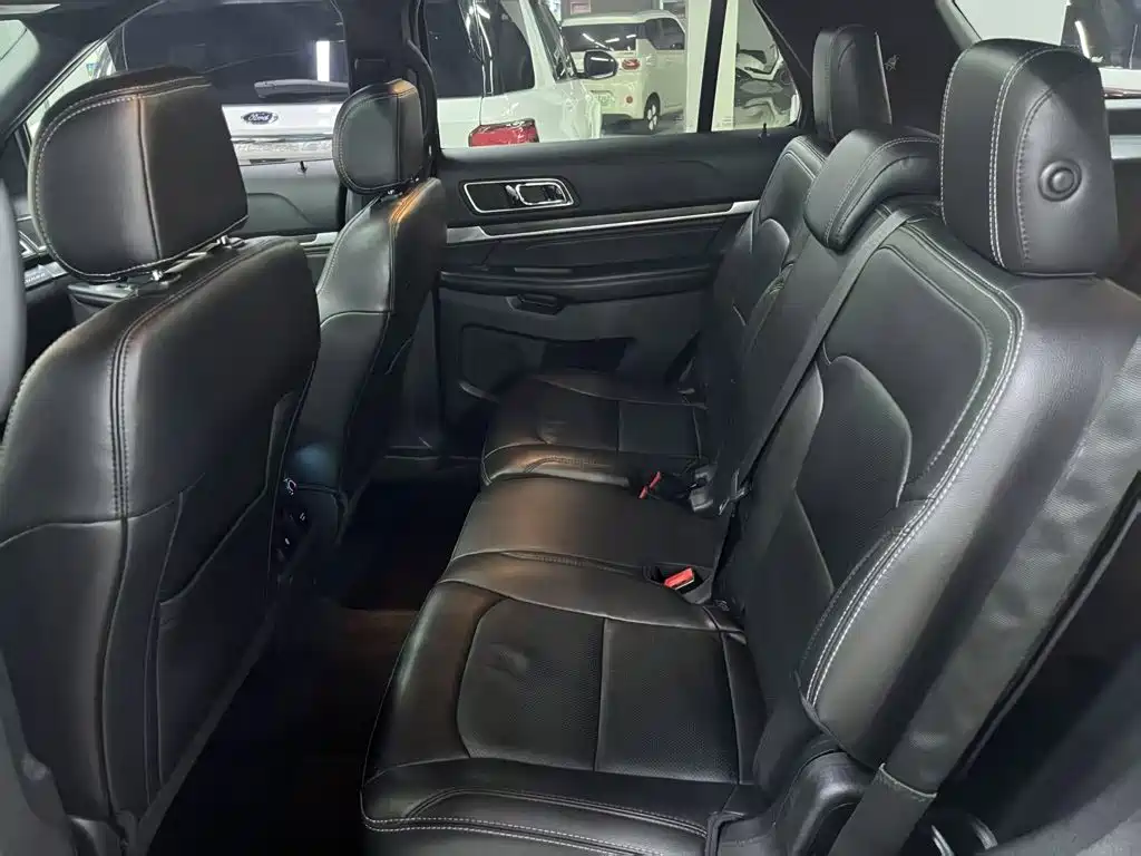 Ford Explorer 2017 — фото 13