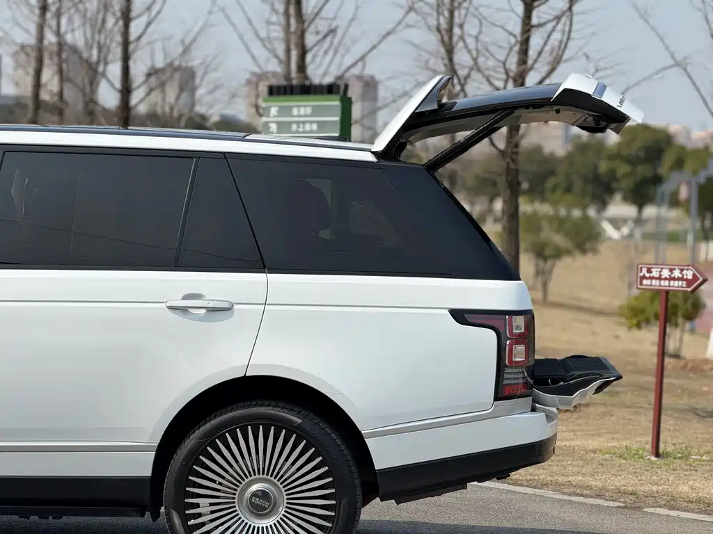 Land Rover Range Rover 2015 — фото 19