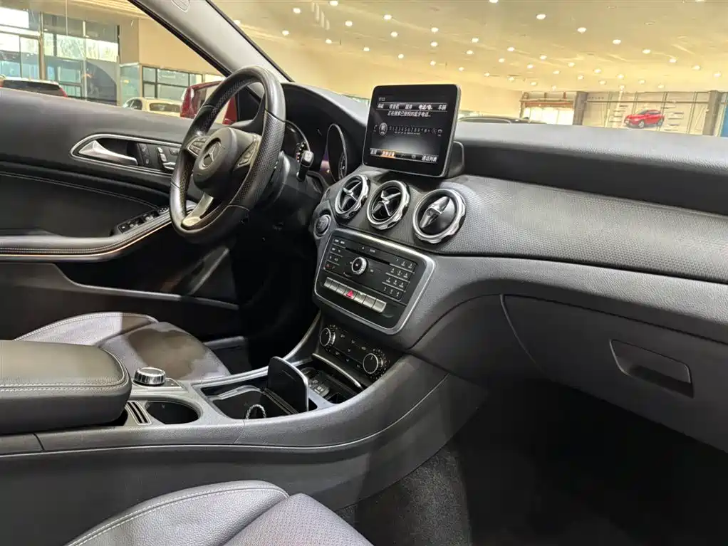 Mercedes-Benz GLA 2017