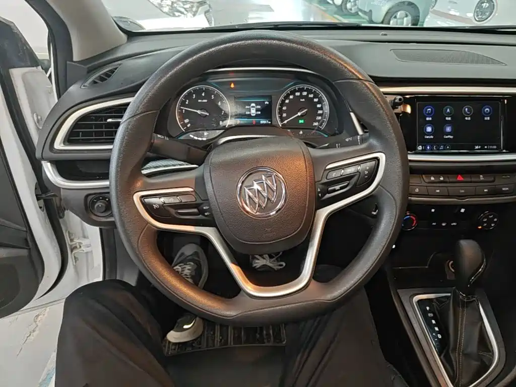 Buick Excelle 2022 — фото 11