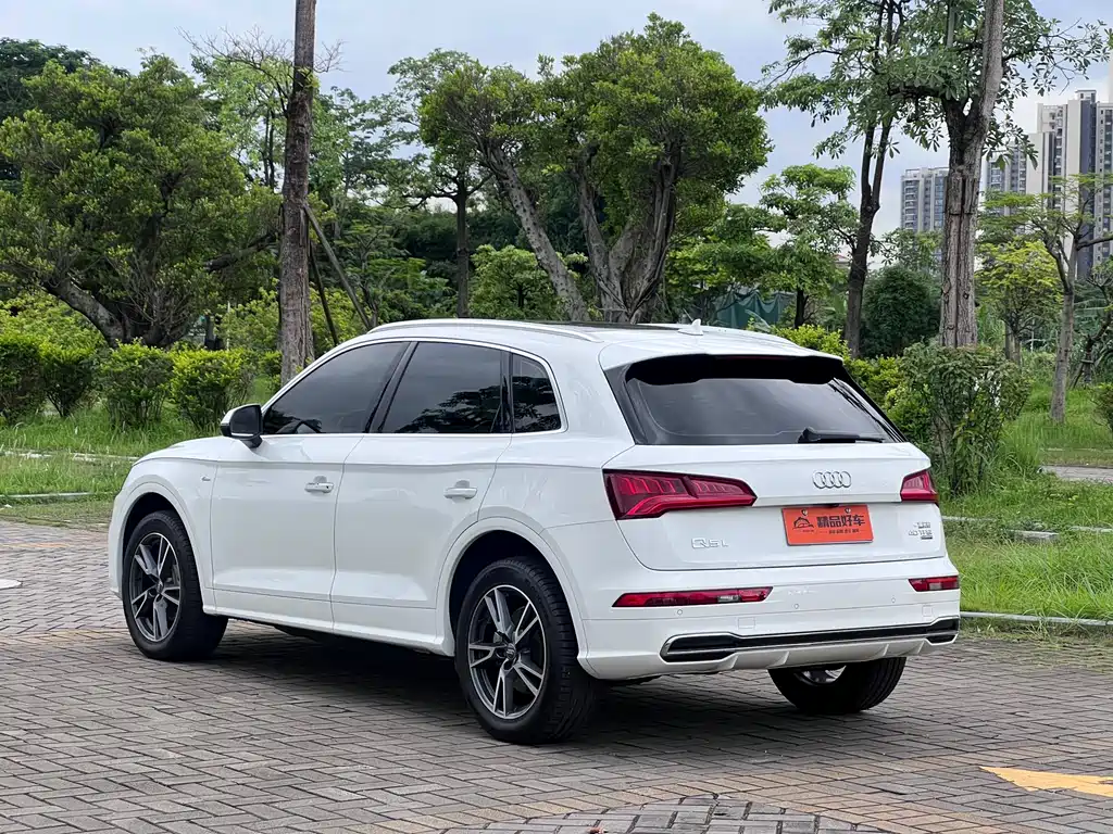 Audi Q5L 2021 — фото 15