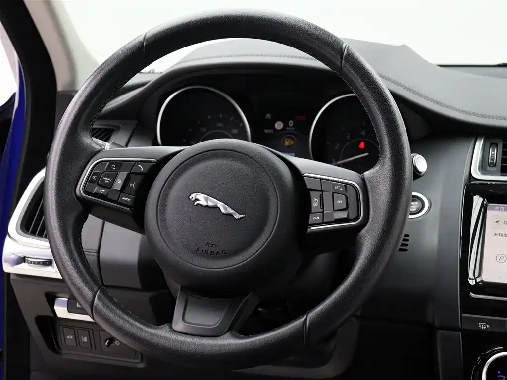 Jaguar E-PACE 2021 — фото 12